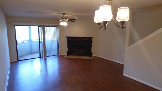 Building Photo - 2 bedroom in Jacksonville FL 32210