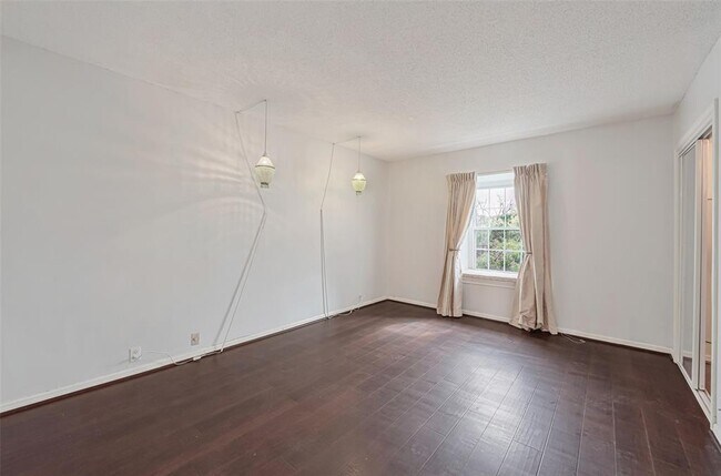 Building Photo - 2601 Bellefontaine St