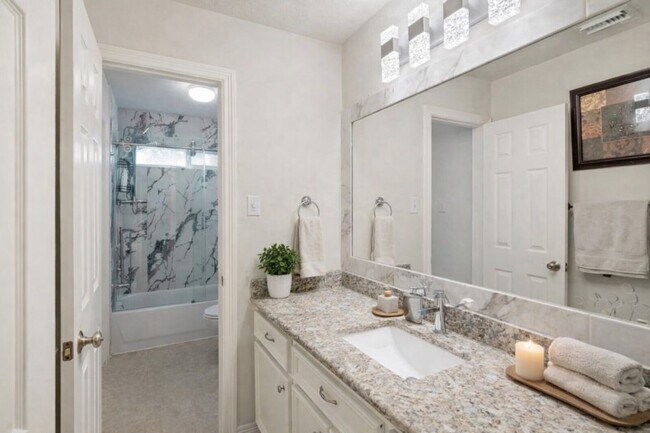 Building Photo - 25307 Piney Bend Ct