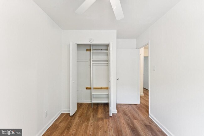 Building Photo - 512 S Henry St