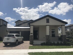 Building Photo - 4 Bedroom at Heart of Windermere!!! Tile t...