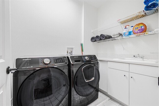 Building Photo - 313 Inner Harbour Cir