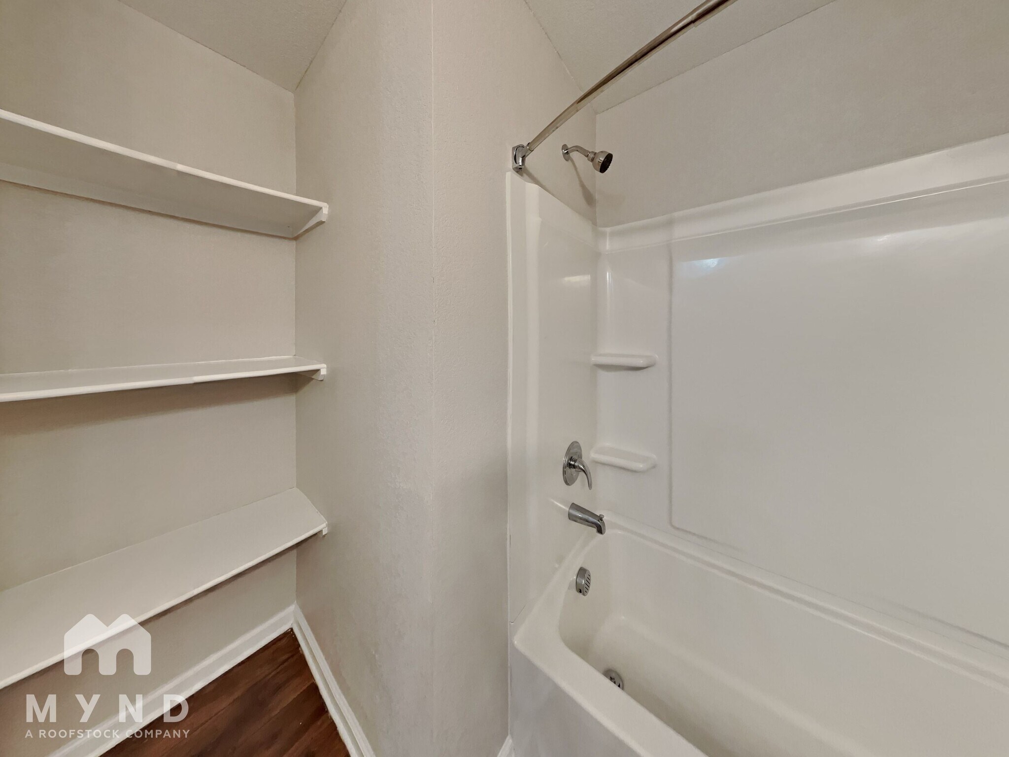 Building Photo - 206 Palm St