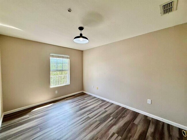 Building Photo - 13832 Dove Wing Ct
