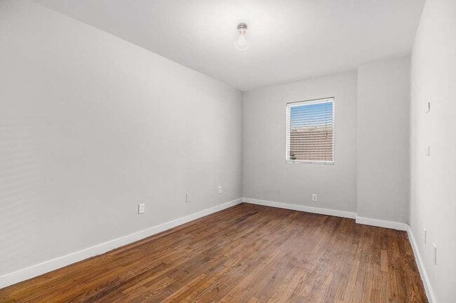 Building Photo - 561 Formwalt St SW