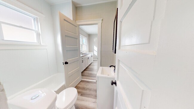 Building Photo - 7408 Dudley Ave