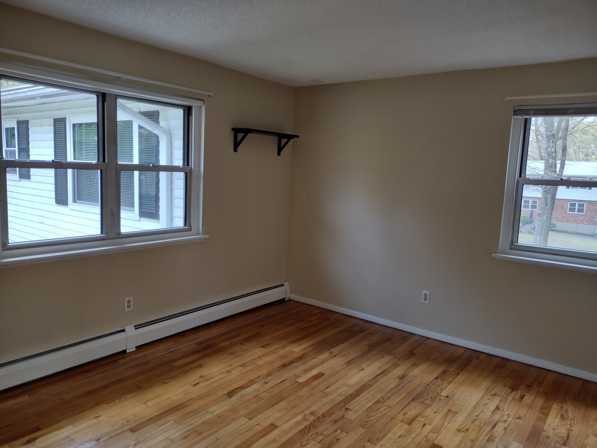 Building Photo - 482 Oak Ave