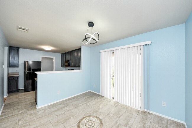 Building Photo - 12102 Helvick Cres Ave