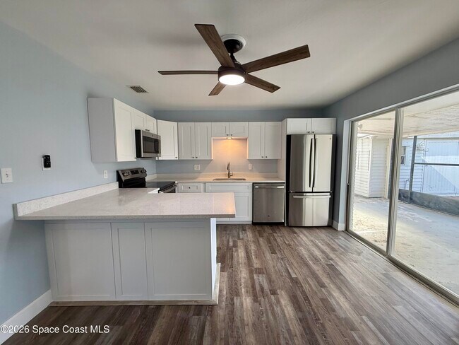 Building Photo - 2695 Kefauver St