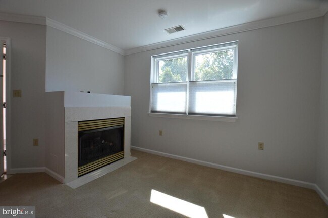 Building Photo - 102 Mercer Ct