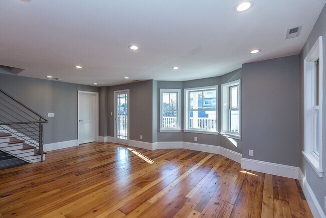 Building Photo - 150-152 Huron Ave