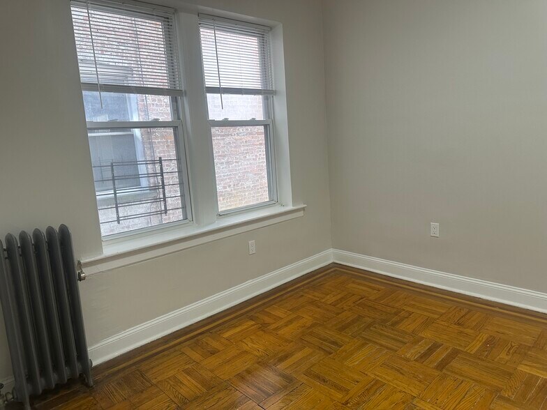 Building Photo - 328 61st St