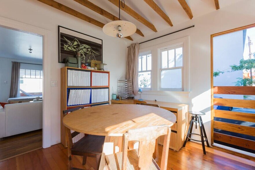Building Photo - 2112 Santa Ynez St