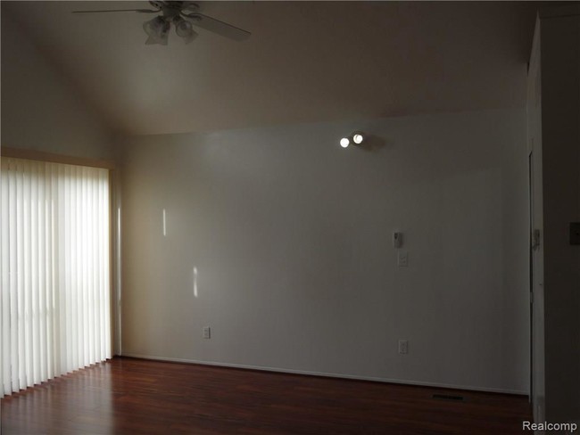 Building Photo - 5711 Fox Hill Dr