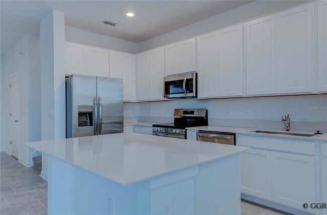 Building Photo - 3149 Laurent Lp