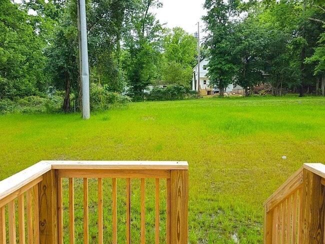 Building Photo - 1 Year of FREE Alarm Monitoring! 2 Bedroom with 2.5 Bath House! Available Now!