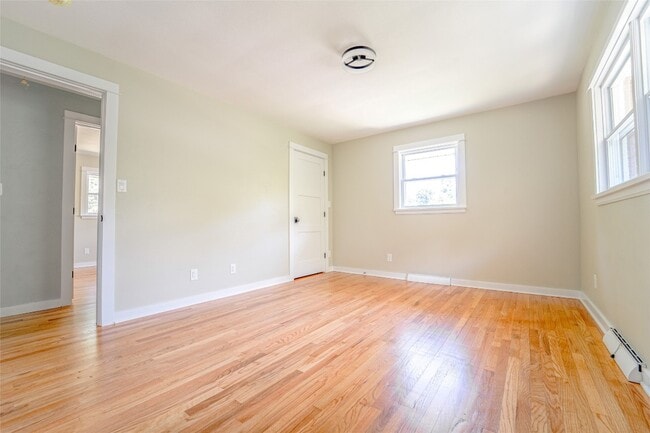 Building Photo - 593 Hooper Rd