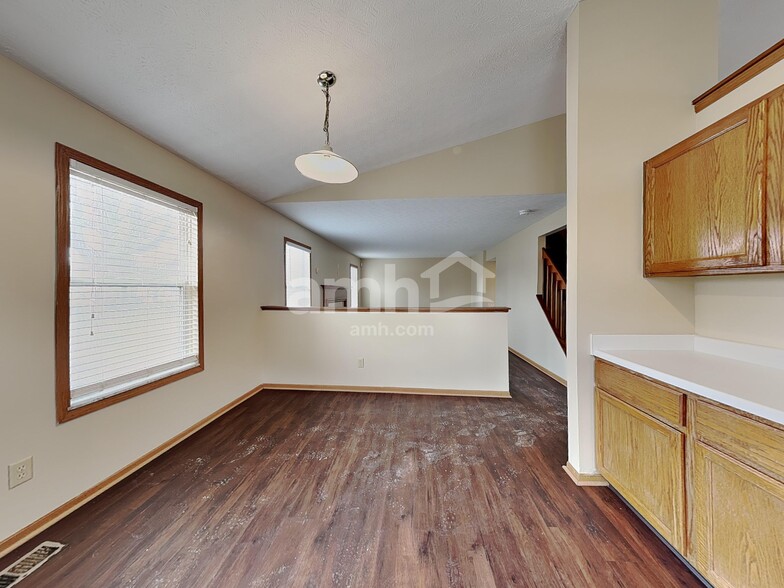 Building Photo - 4633 Stratford Ln