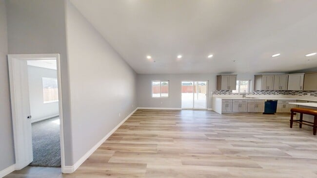 Building Photo - 14565 Cabazon St