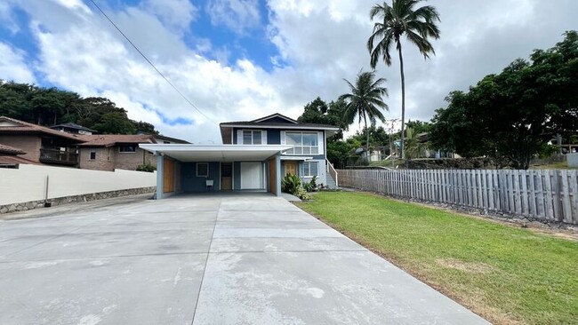 Primary Photo - 45-180-180 Kaneohe Bay Dr