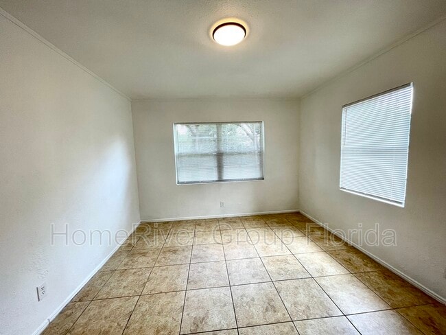 Building Photo - 2211 W Woodlawn Ave