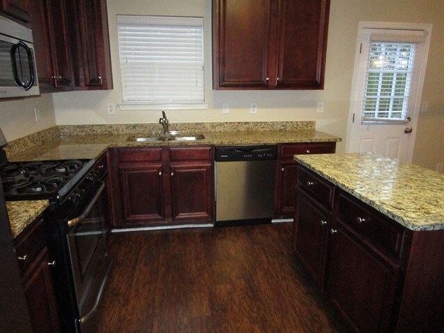 Building Photo - 7250 Cavender Dr SW