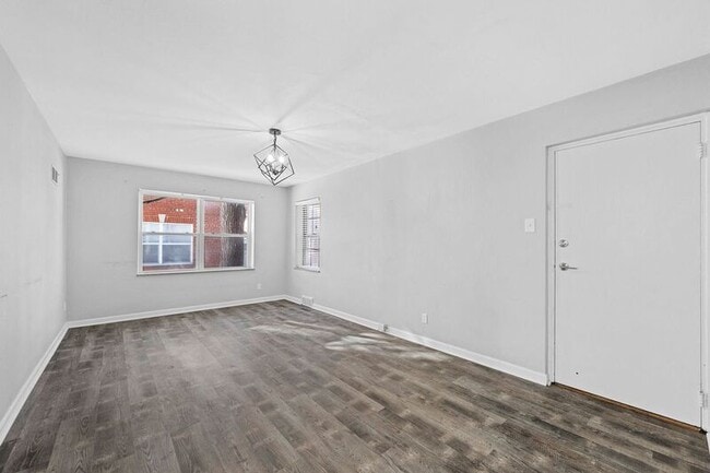 Building Photo - 5836 Sunshine Dr