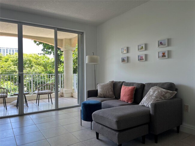 Building Photo - 1824 Brickell Ave