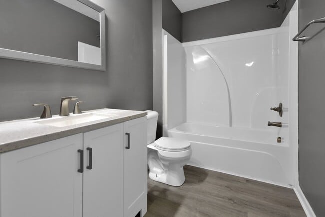 Building Photo - Pet Friendly Four Bedroom!