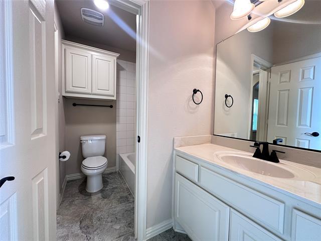 Building Photo - 708 Yarrow St