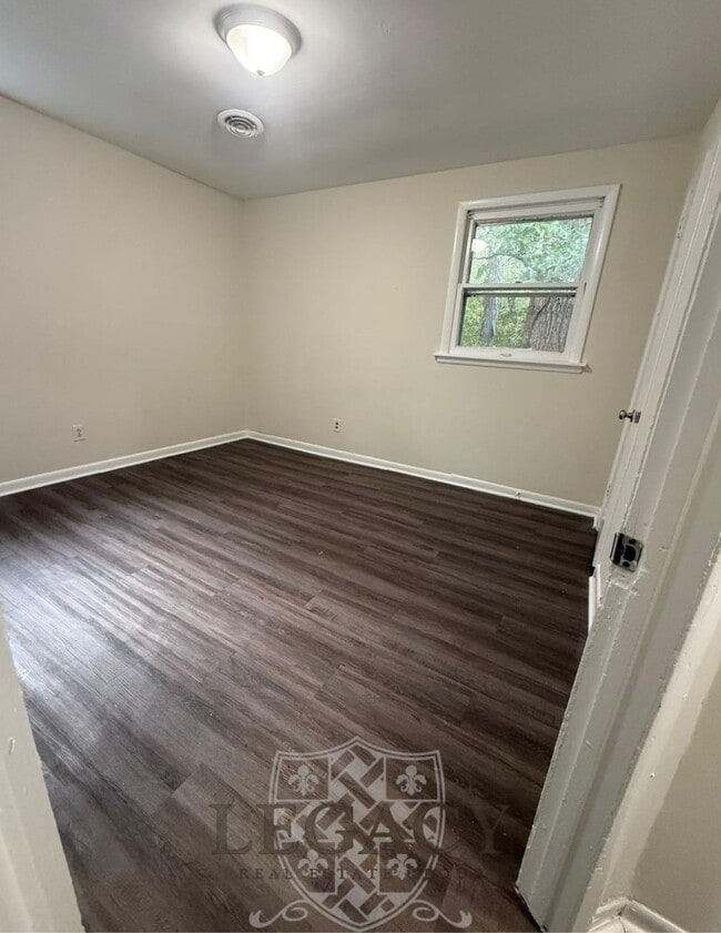 Building Photo - 8705 Saundersville Rd