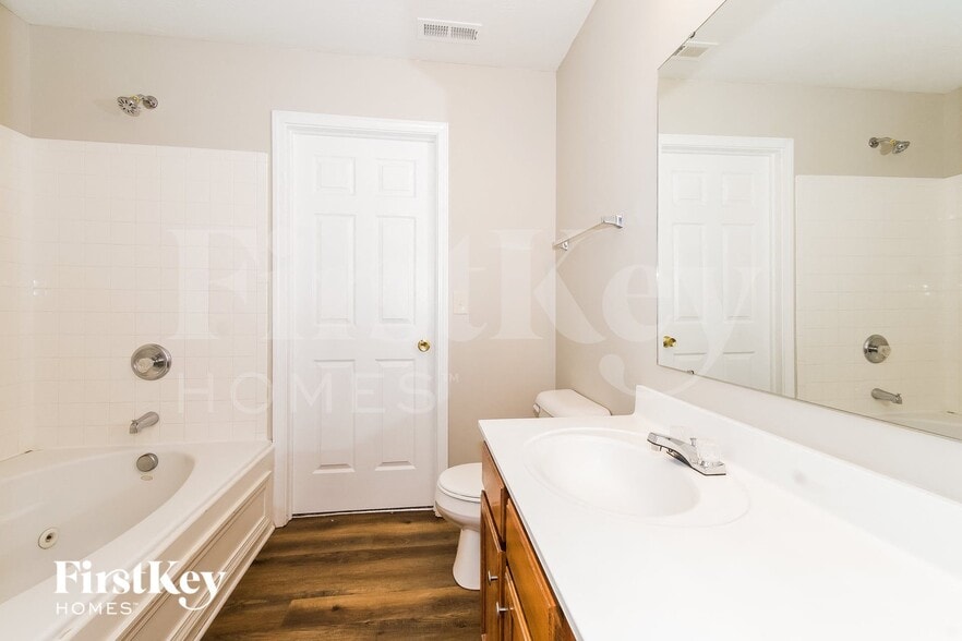 Building Photo - 12643 Pinetop Way