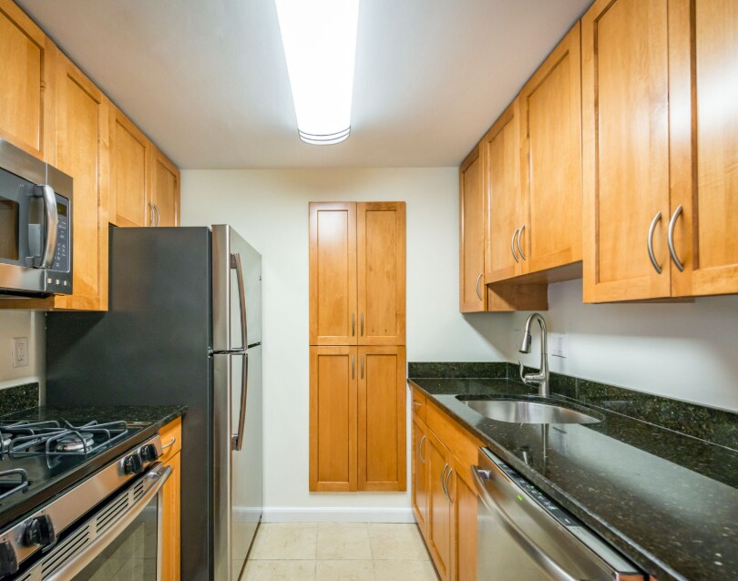Building Photo - 244 Independence Dr