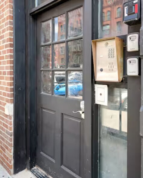 Primary Photo - 1211 Howard St