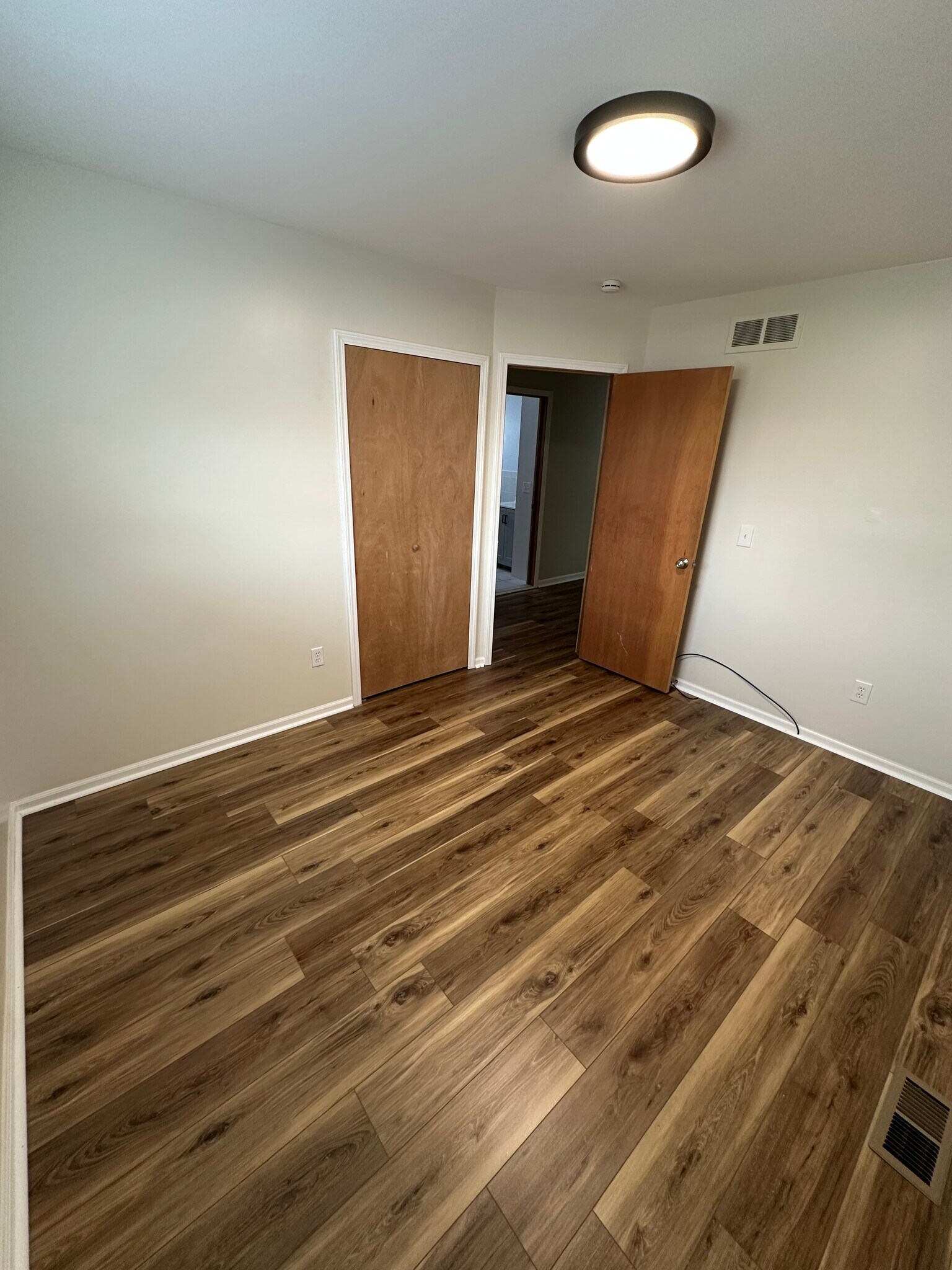 Building Photo - 32105 Knapp Ave