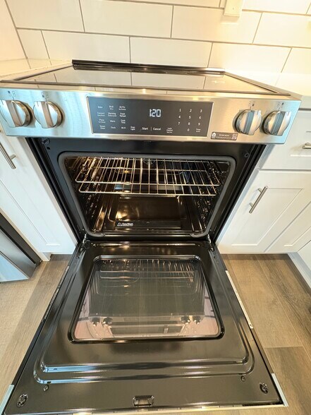 Building Photo - 3600 Moss Side Ave