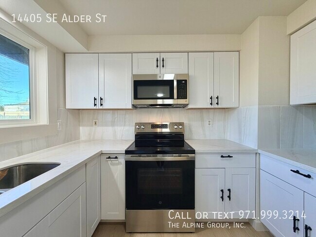 Building Photo - 14405 SE Alder St