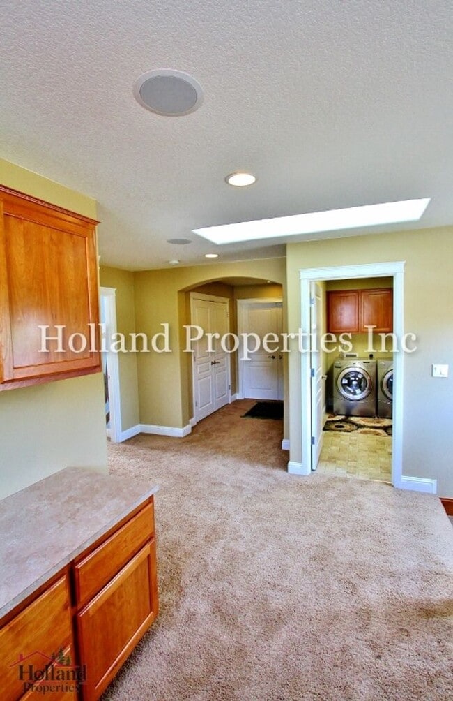 Building Photo - 5502 NE Lagos Ct