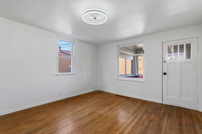 Building Photo - 117 River Ave