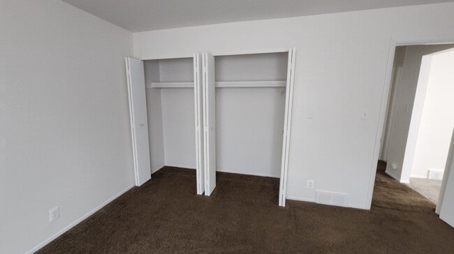 Building Photo - 25341 Shiawassee Cir
