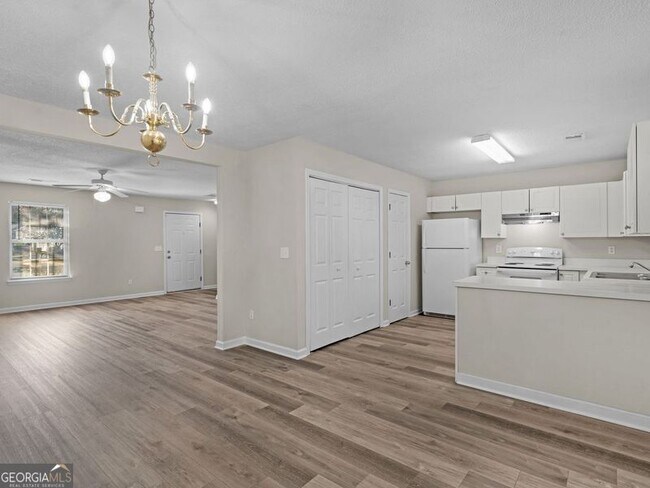 Building Photo - 156 Watercress Ct