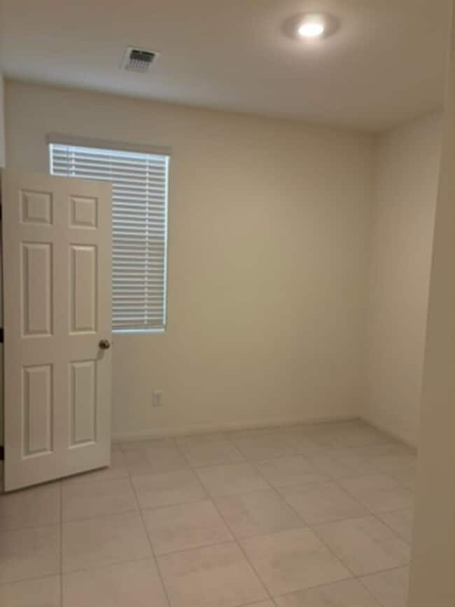 Building Photo - Welcome to this beautiful brand new home in Summerlin!