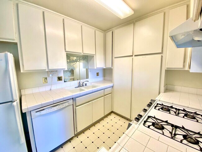 Building Photo - 31200 Landau Blvd