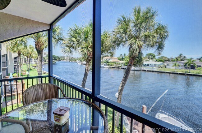 Building Photo - 19 Royal Palm Way