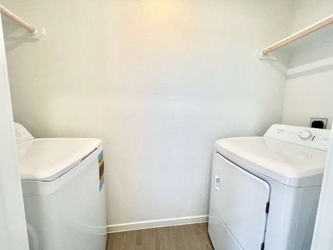 Building Photo - 921 Lago Laceno Ln