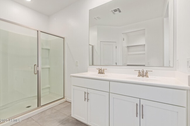 Building Photo - 40354 W Sunland Dr