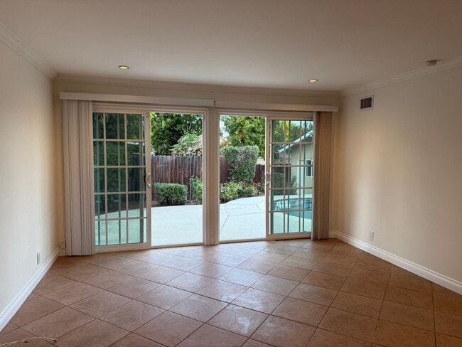 Building Photo - Private HOME 3bed/2 bath + POOL in Woodland Hills! NO OTHER UNIT ON THE PROPERTY!!!!
