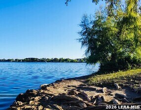 Building Photo - 1539 W Woodlawn Ave