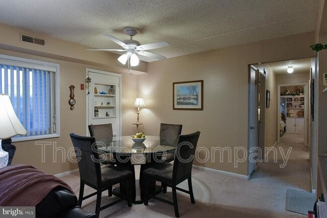 Building Photo - 1631 Edgewood Pl
