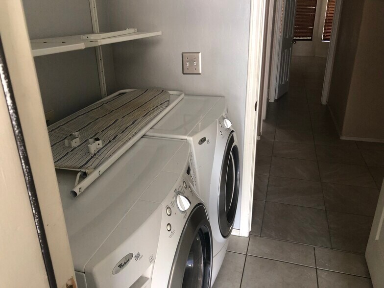 Building Photo - 3872 E Mountain Sky Ave